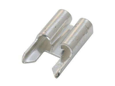 Medium Blade Fuse Clip 
6.35x0.6mm For PCB Mount
